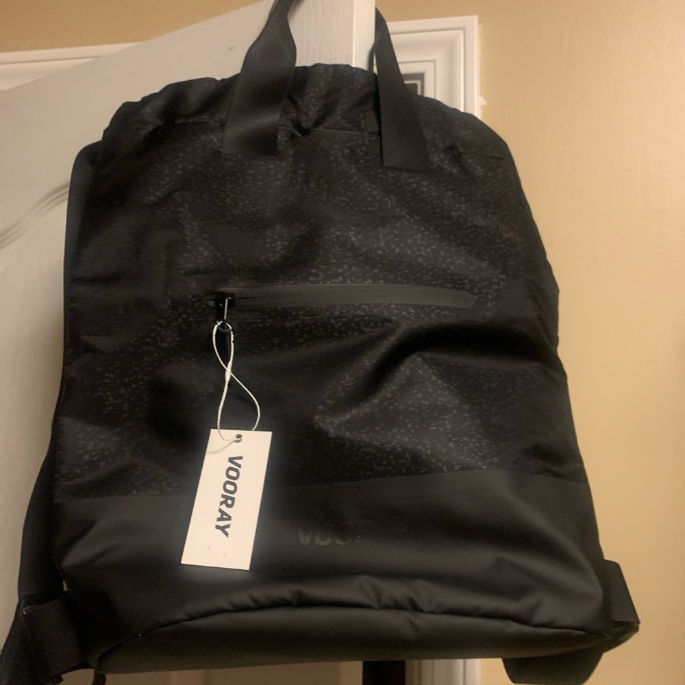 Vooray Brand New Flex Cinch Workout Top performer Backpack Bag. Color Black.
